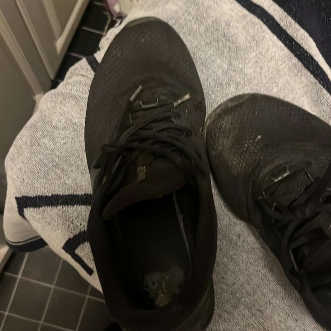 Svarta Nike sneakers med snörning - 3