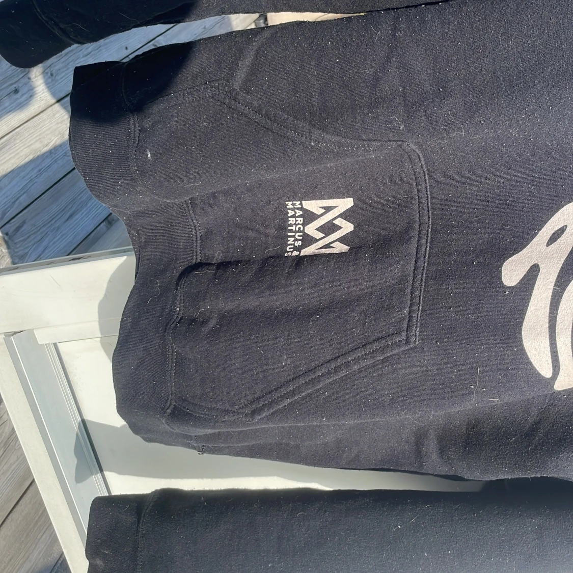 Svart hoodie Marcus & Martinus M - 2