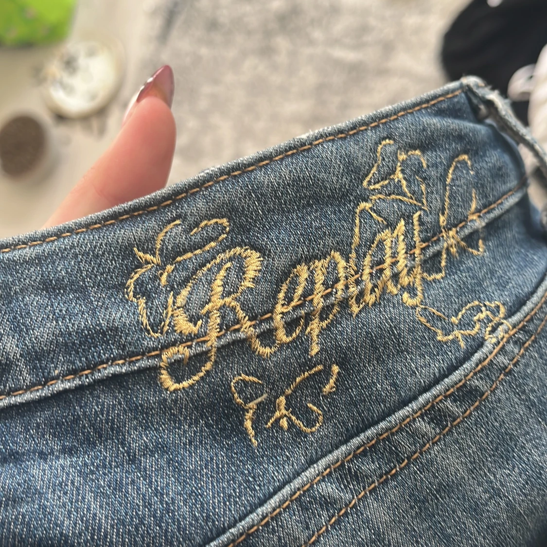 intresse koll Blå bootcut jeans från Replay - 3