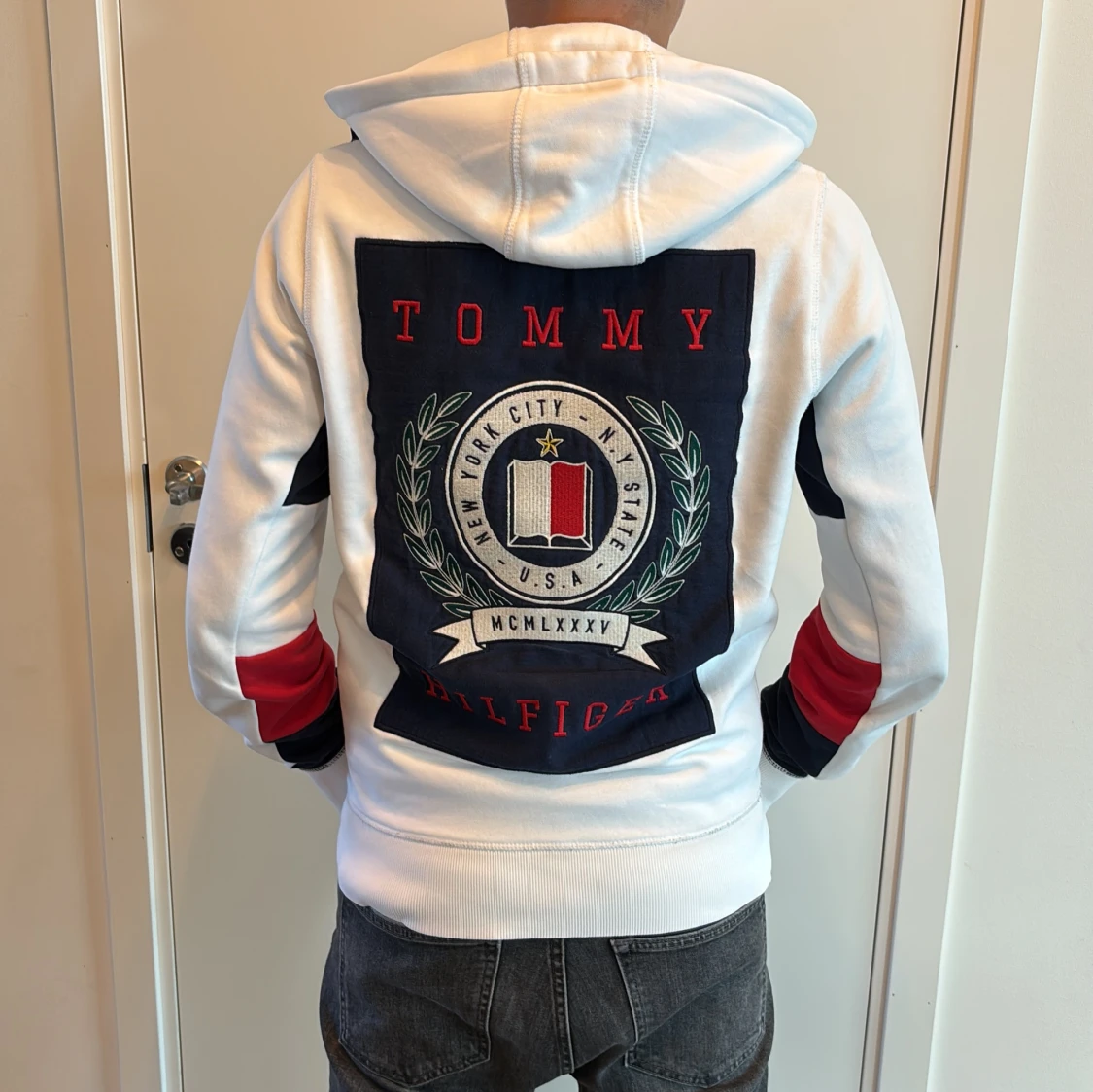 Vit hoodie Tommy Hilfiger S - 1