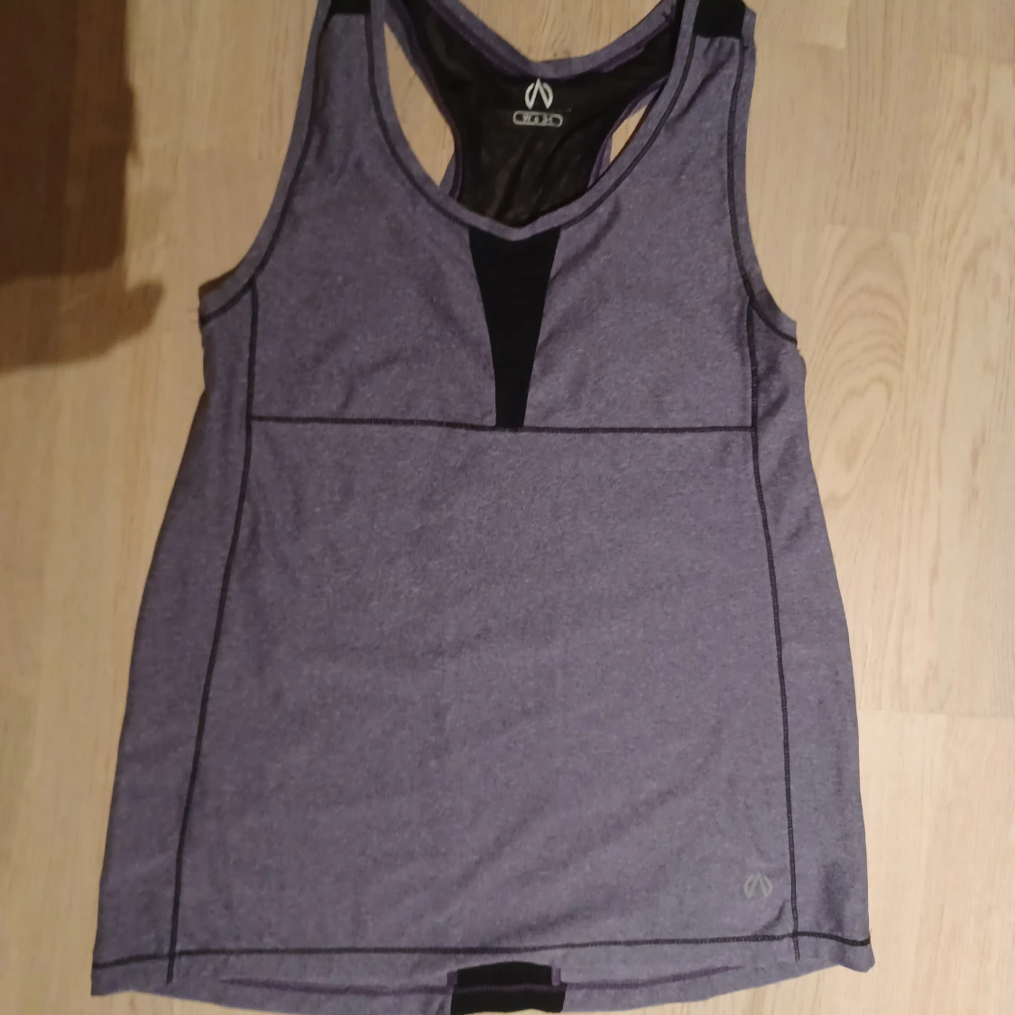 Lila träningstopp från North Bend