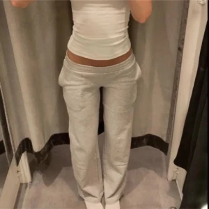 Lågmidjade mjukisbyxor bikbok - Passar s/m. Lägg bud!!