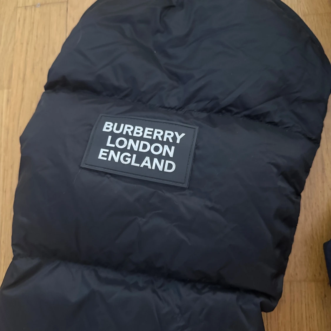 Svart pufferjacka från Burberry M - 3