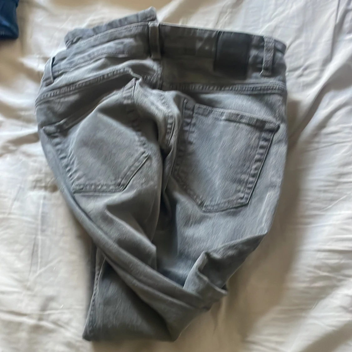 Grå slim jeans från Only & Sons - 1