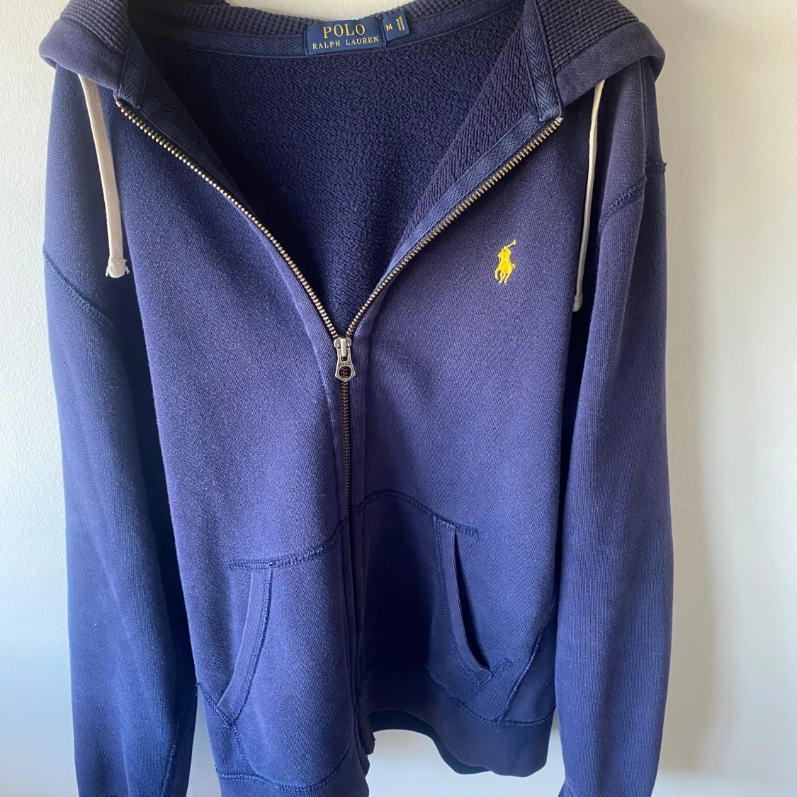 Marinblå hoodie från Polo Ralph Lauren