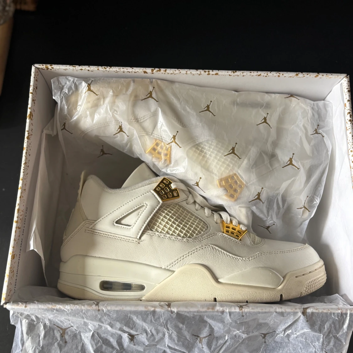 Jordan 4 metallic gold - 1