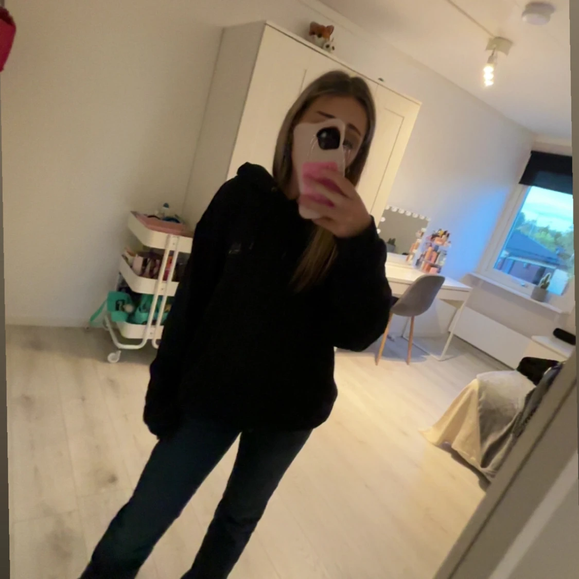 Svart hoodie med krona, strl S - 3