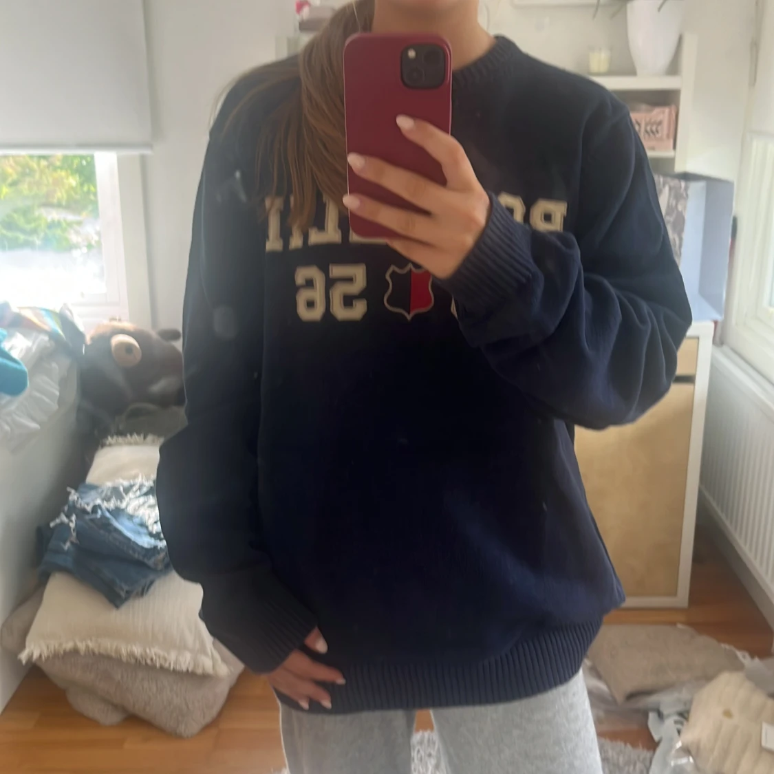 Mörkblå college-tröja från bondelid 