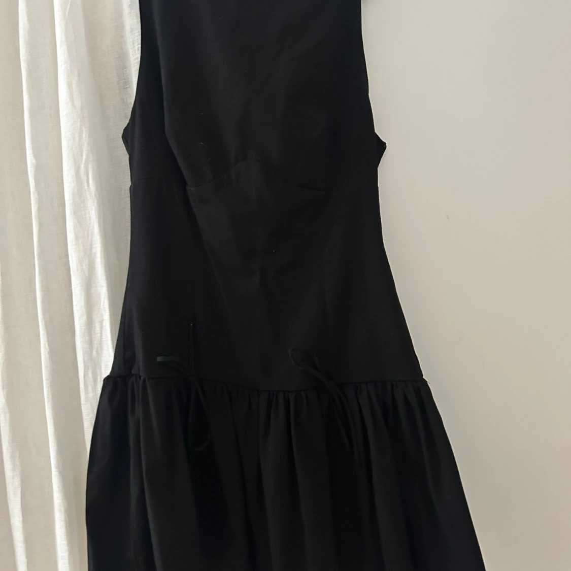 Svart kort klänning från Zara - 1