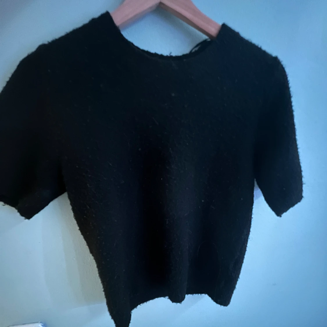 Svart stickad T-shirt - 2