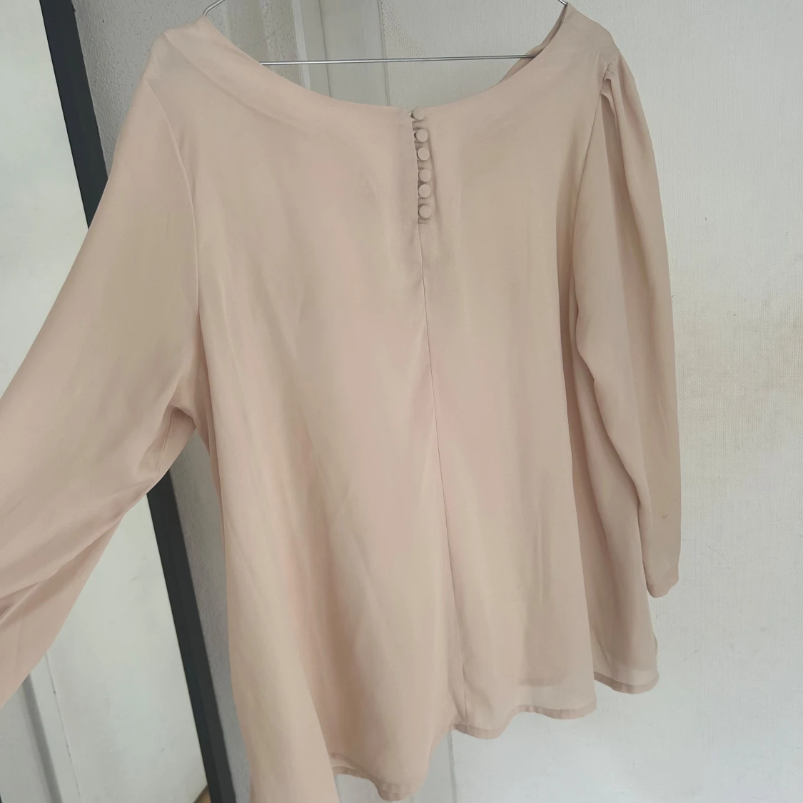 Beige blus från Monki - 2