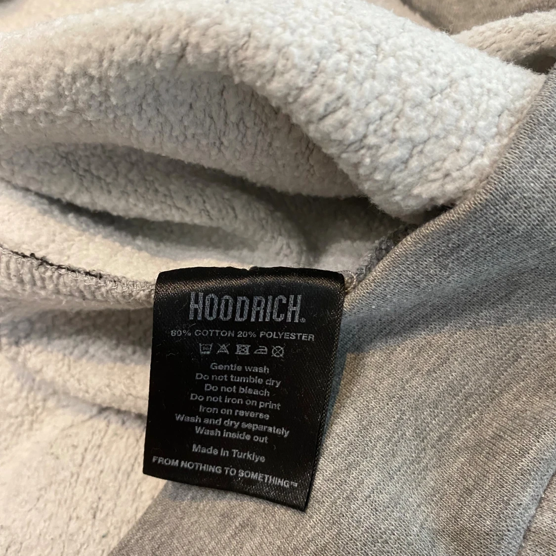 Grå hoodie från Hoodrich med tryck - 3