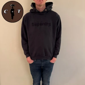 Superdry Hoodie - Hoodie från Superdry | Skick 7/10 | Vårat pris endast 399kr | Storlek M | Svarar gärna på era frågor och funderingar!