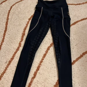 Marinblå maya delorez - Fina marinblå Maya delorez byxor i storlek 2xs