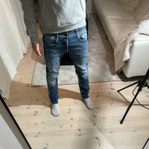 Replay x Hugo Boss jeans - Replay x Hugo Boss jeans | Storlek 31/34 | Mycket bra skick | Skriv till mig vid frågor eller fler bilder!📩