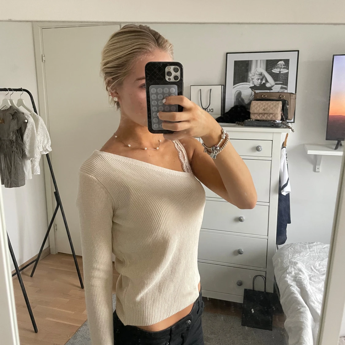Beige ribbad oneshoulder topp - 2