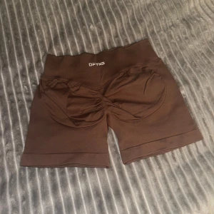 Oanvända Dfyne shorts - Storlek M