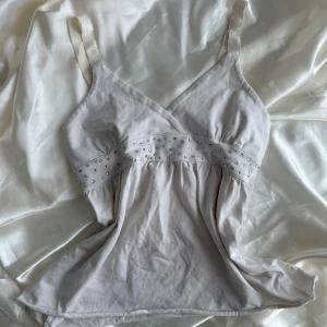 Vintage babydoll Y2K white sparkly coquette 2000s style tank top cami linne 00s avant garde - - Cute vintage white Y2K Cami - Rhinestones and details under bust 🌸please check out my other ads🌸