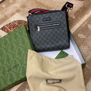 Axelväska - Skön axel väska guc ci helt nytt