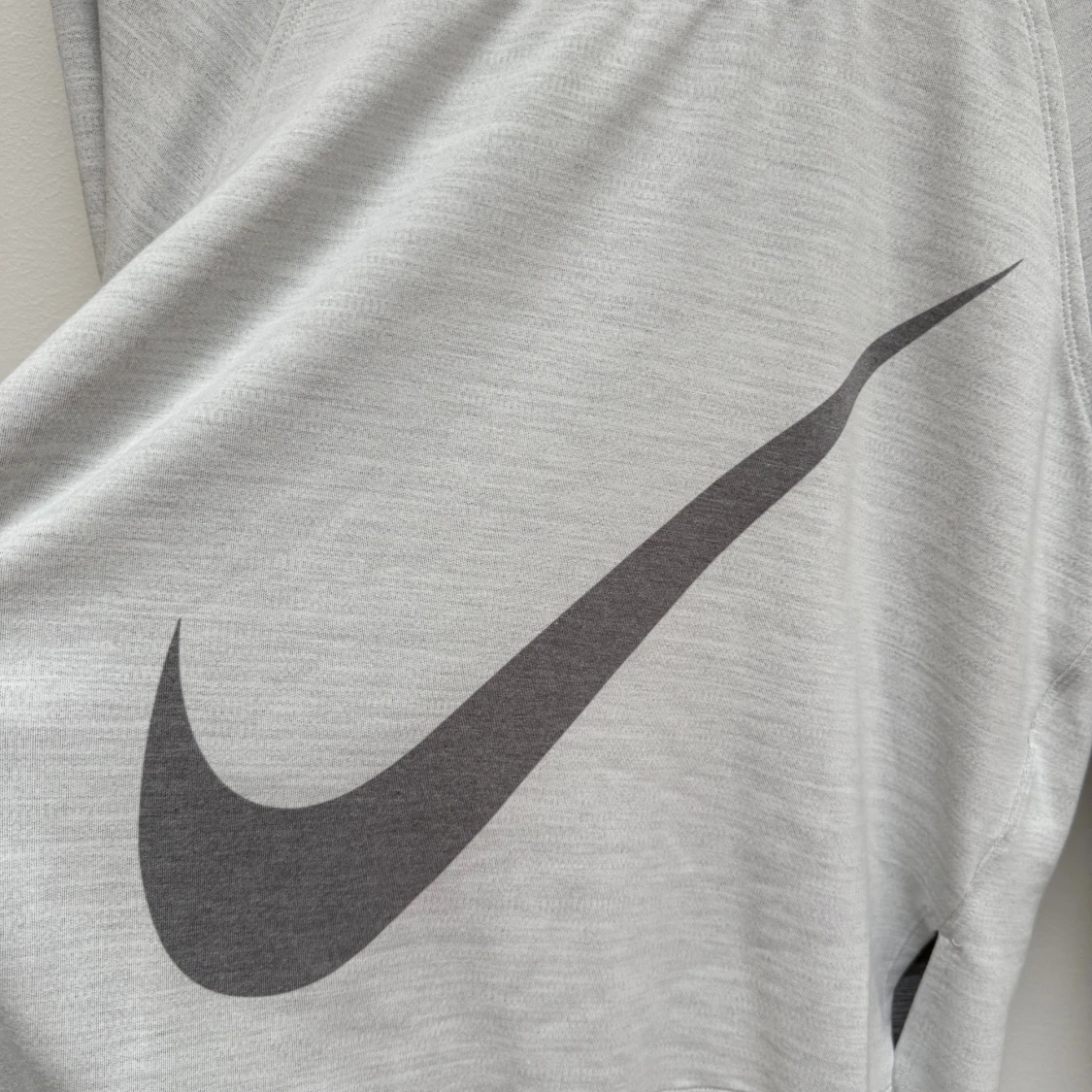 Grå Nike Dri-Fit långärmad tröja - 1