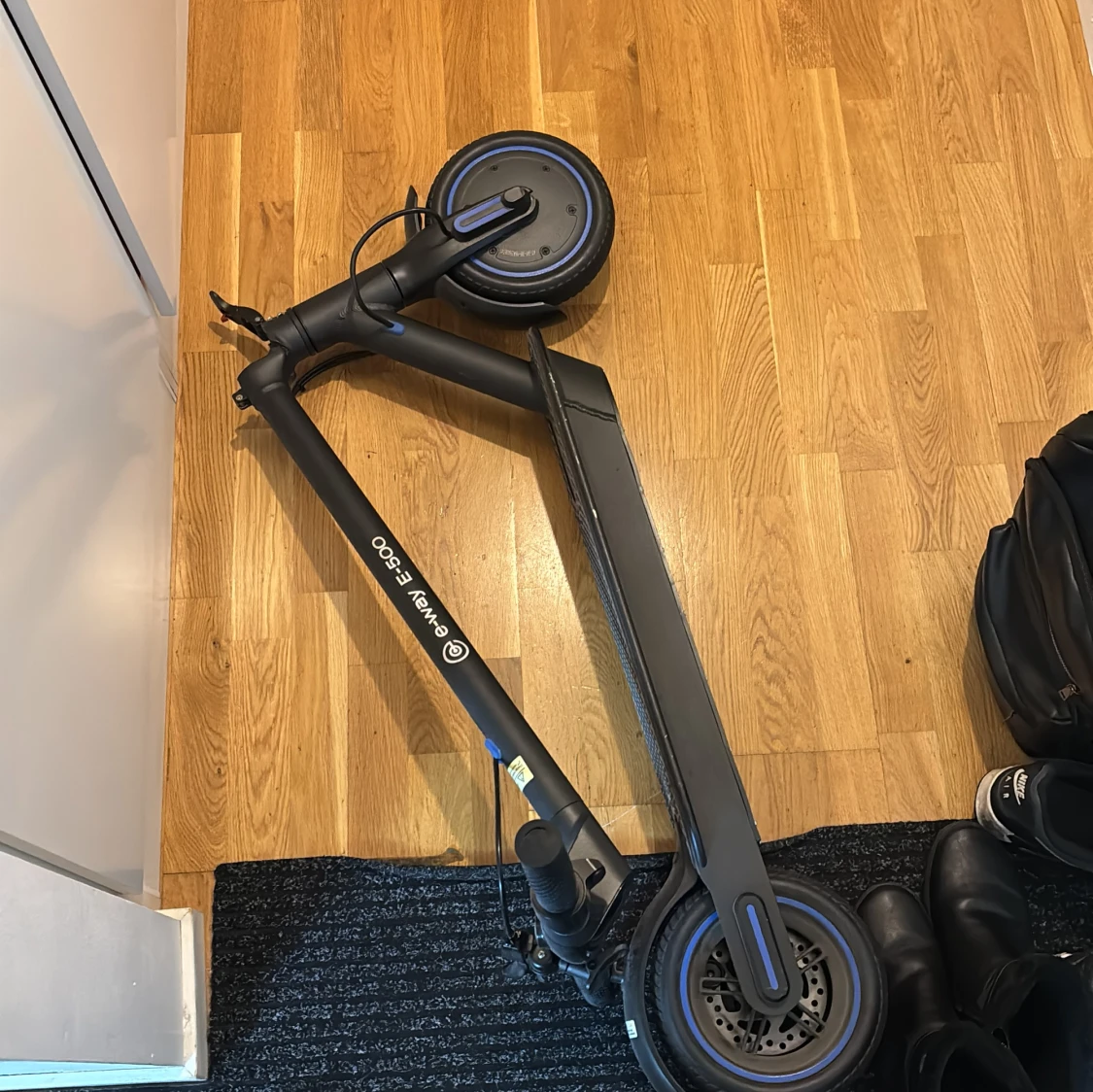 E-WAY E500 (HAR TAPPAT BORT LADDAREN TILL DEN)