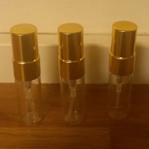 Essnce splitpaket  - 3 stycken 3 ml glasdekanter med spray✨️Välj bland dofterna på listorna bland bilderna 