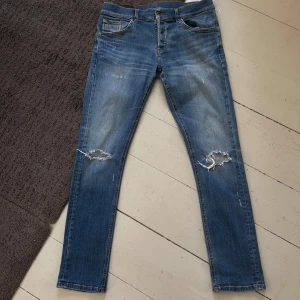 !FÖRST TILL KVARN! Blåa Dondup Ritchie Jeans - Riktigt feta Dondup jeans i Ritchie modell! | Riktigt sjukt pris, först till kvarn gäller. | sitter som W30 L32 | Nypris: 2999kr | Nästan som nya, inga tecken på slitage alls! | Skriv vid minsta fundering, priset är ej hugget i sten!