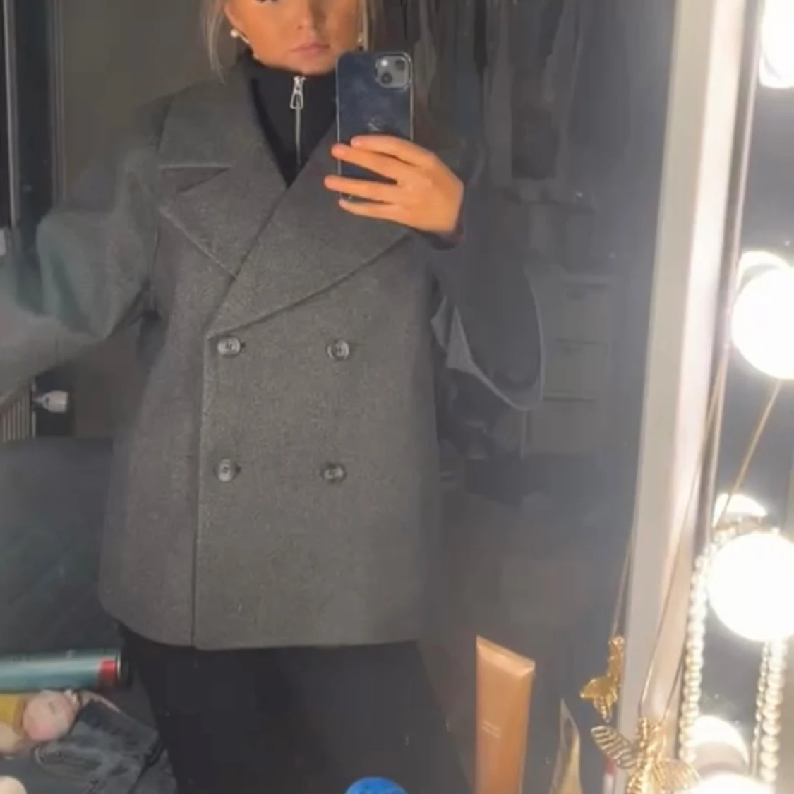 Grå kappa med krage - 1