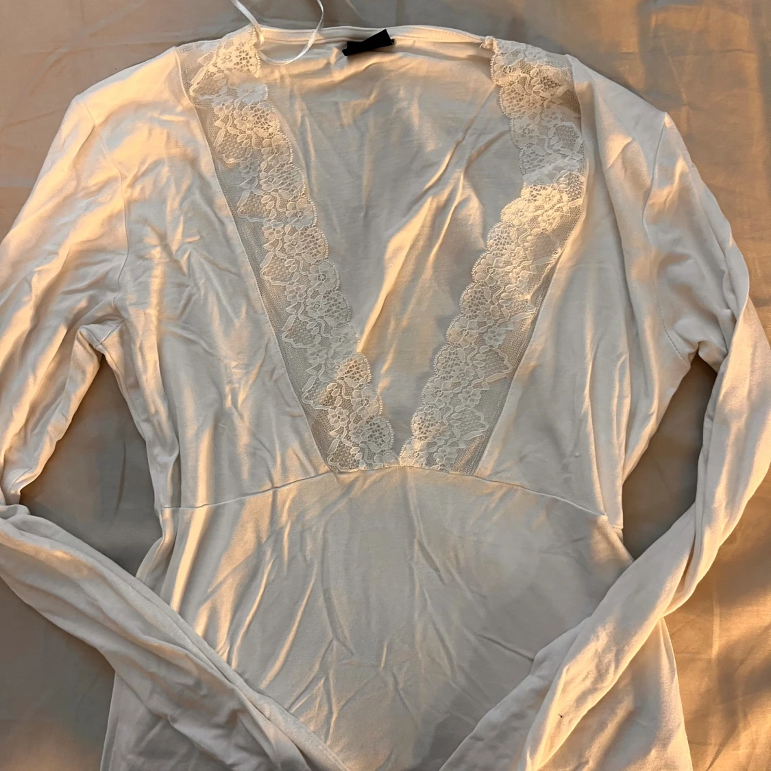 Vit långärmad topp med spets Gina Tricot - 1