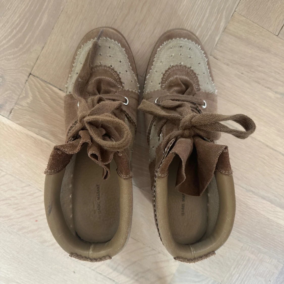 Isabel Marant bruna sneakers i mocka - 1