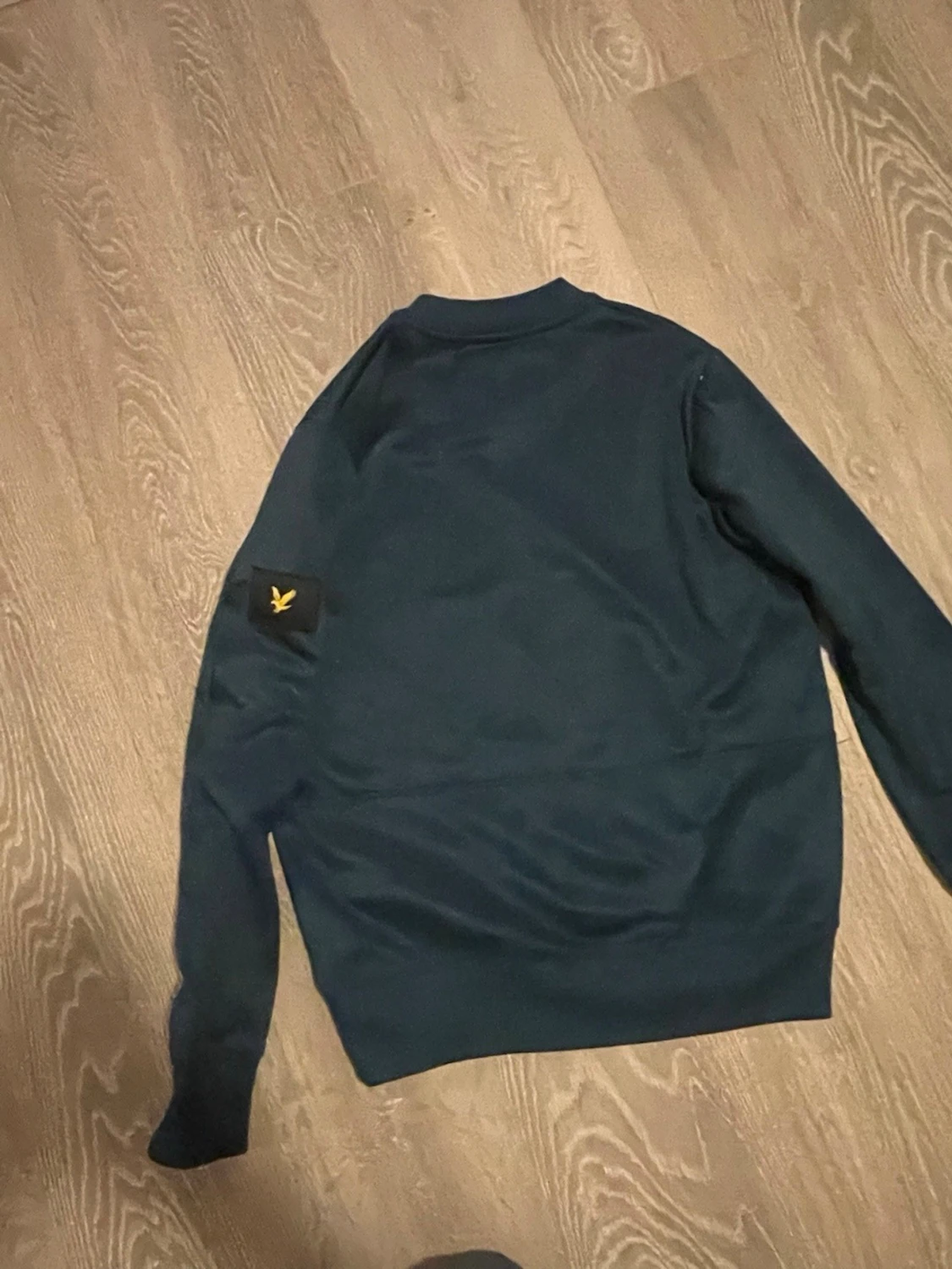 Mörkblå sweatshirt från Lyle & Scott - 2