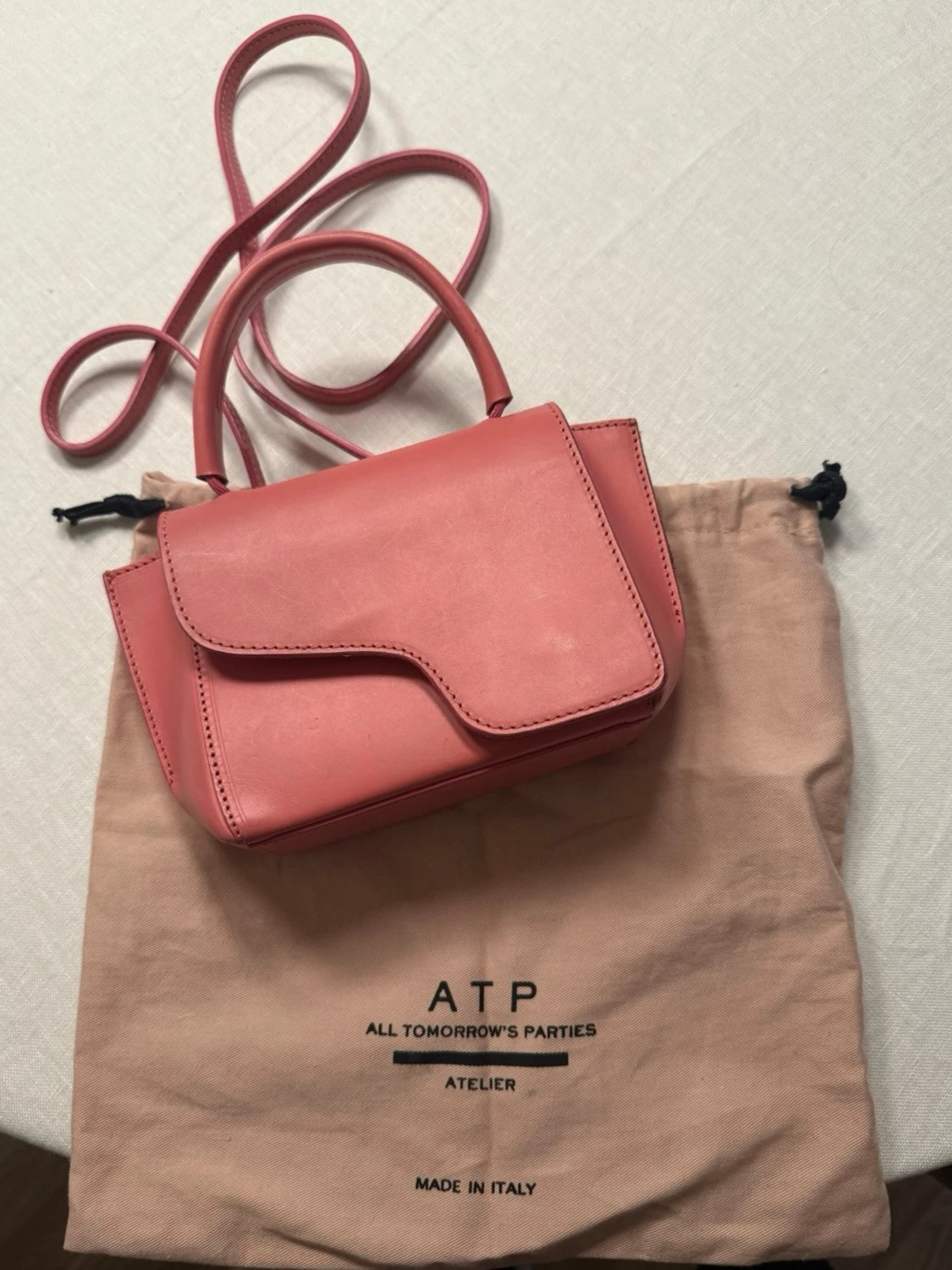 Rosa axelväska från ATP Atelier