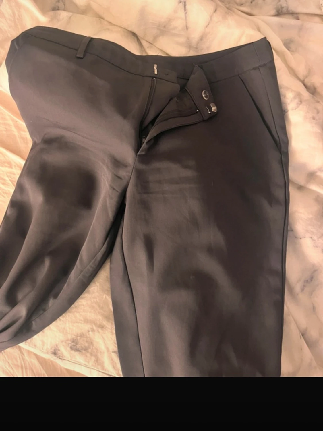 Svarta kostymbyxor med raka ben