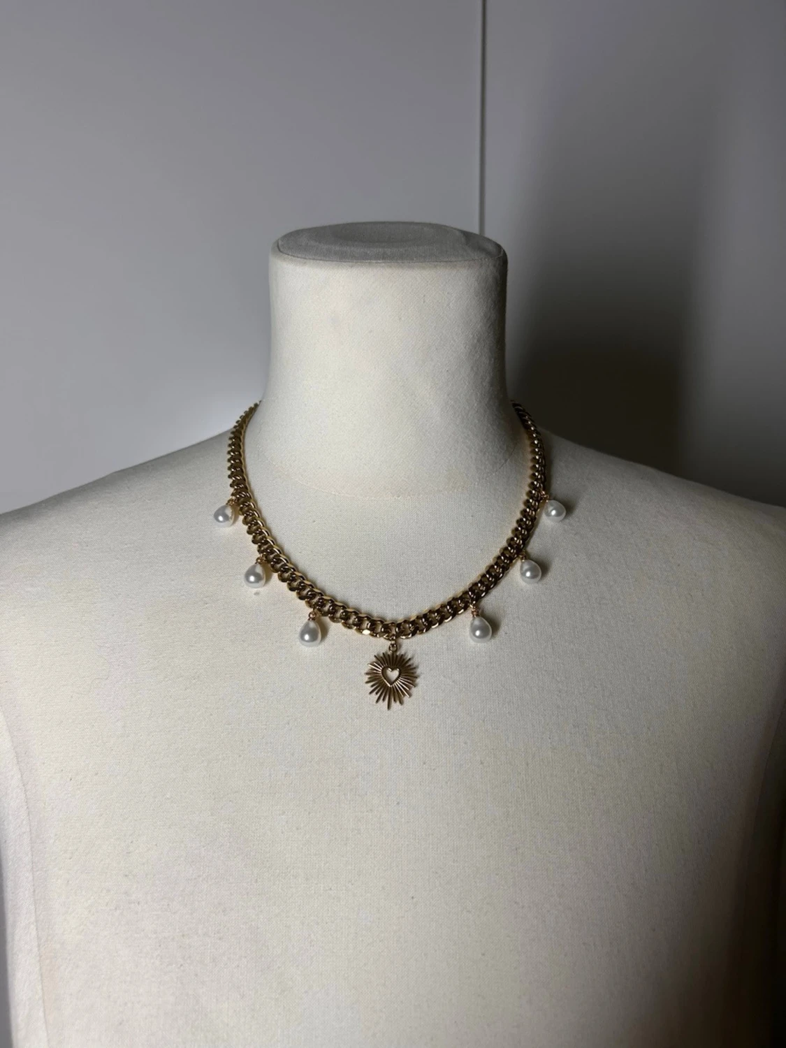 Halsband med pärlor och hjärta guld  - 6