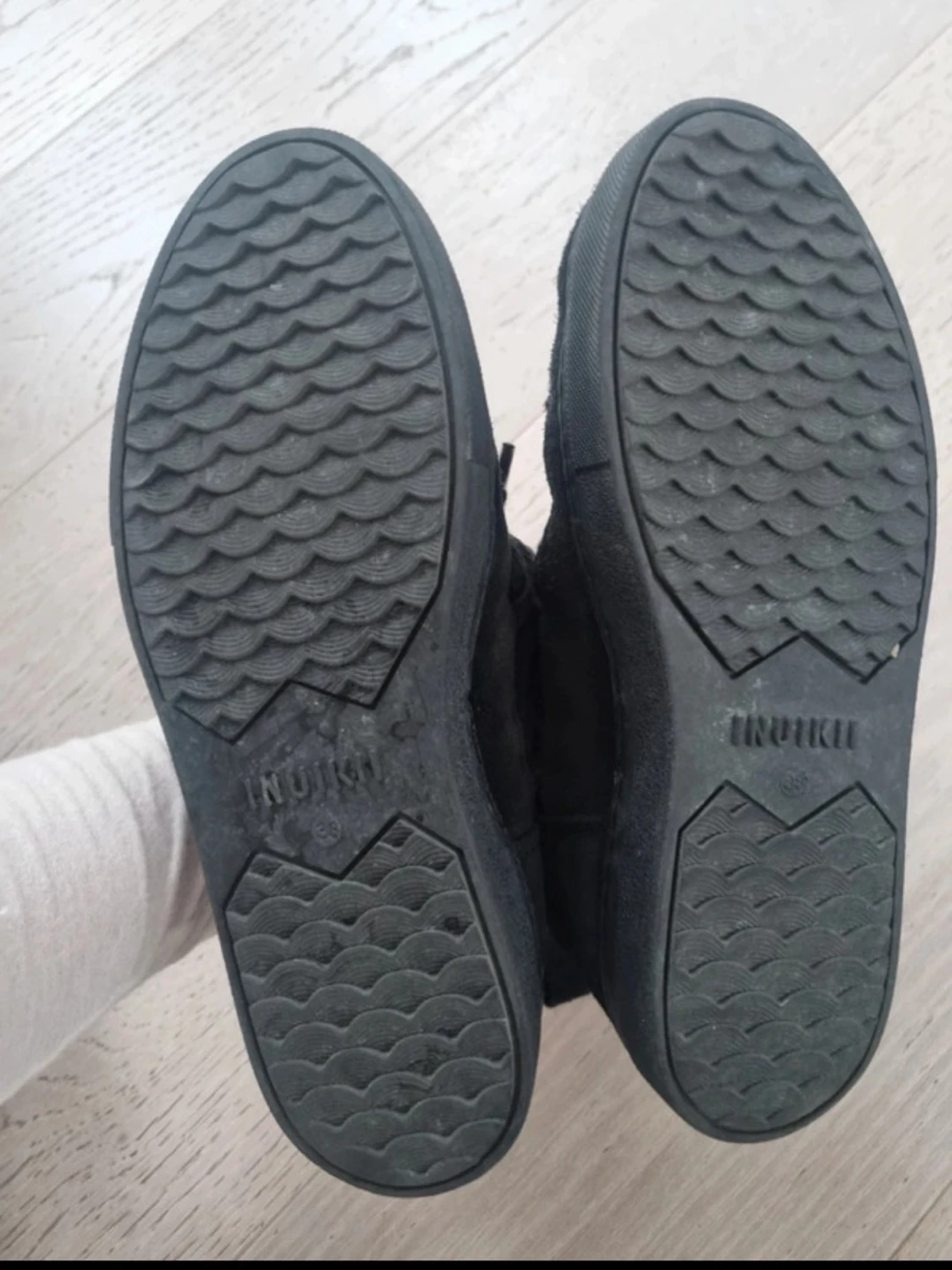 Svarta Inuikii boots i mocka - 3