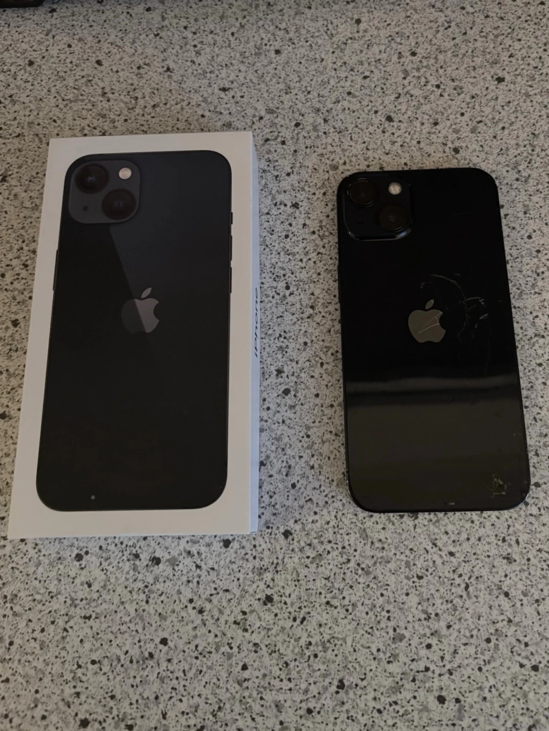 Apple iPhone 13  128 GB Midnight