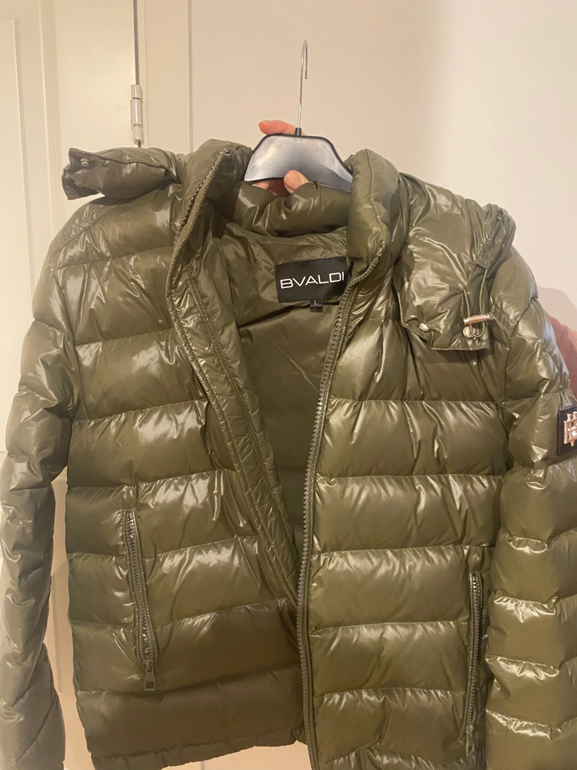 Olivgrön pufferjacka från Bvaldi - 5