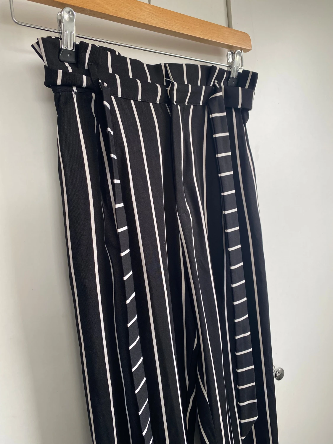 Svarta randiga byxor  - 1