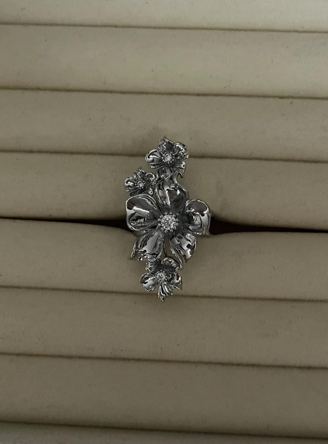 La Fleur Multi Ring - Ioaku inspirerad ring - 1