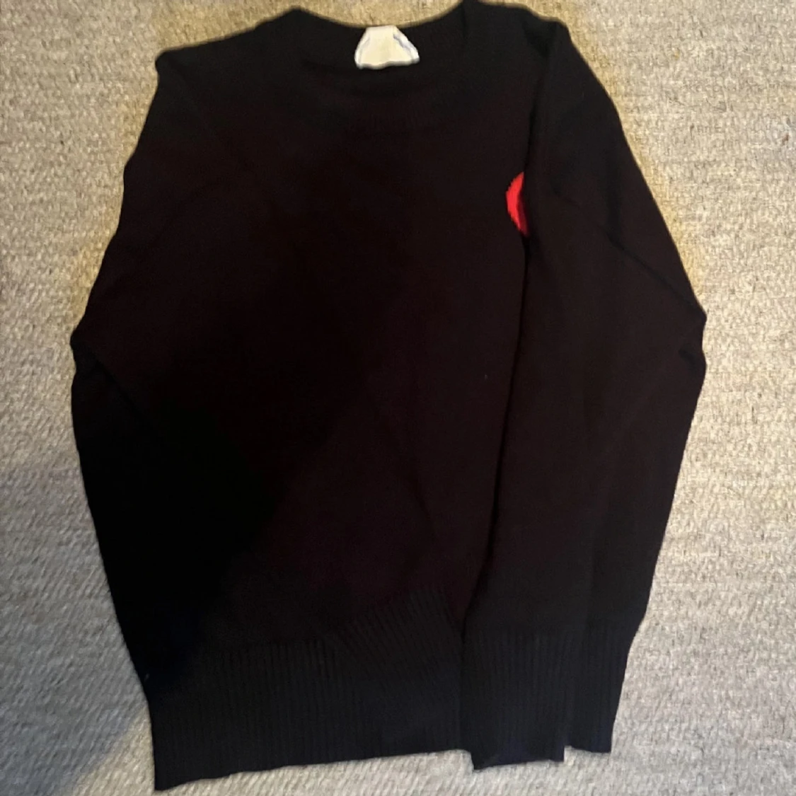 Svart stickad tröja från Ami med hjärta - 2