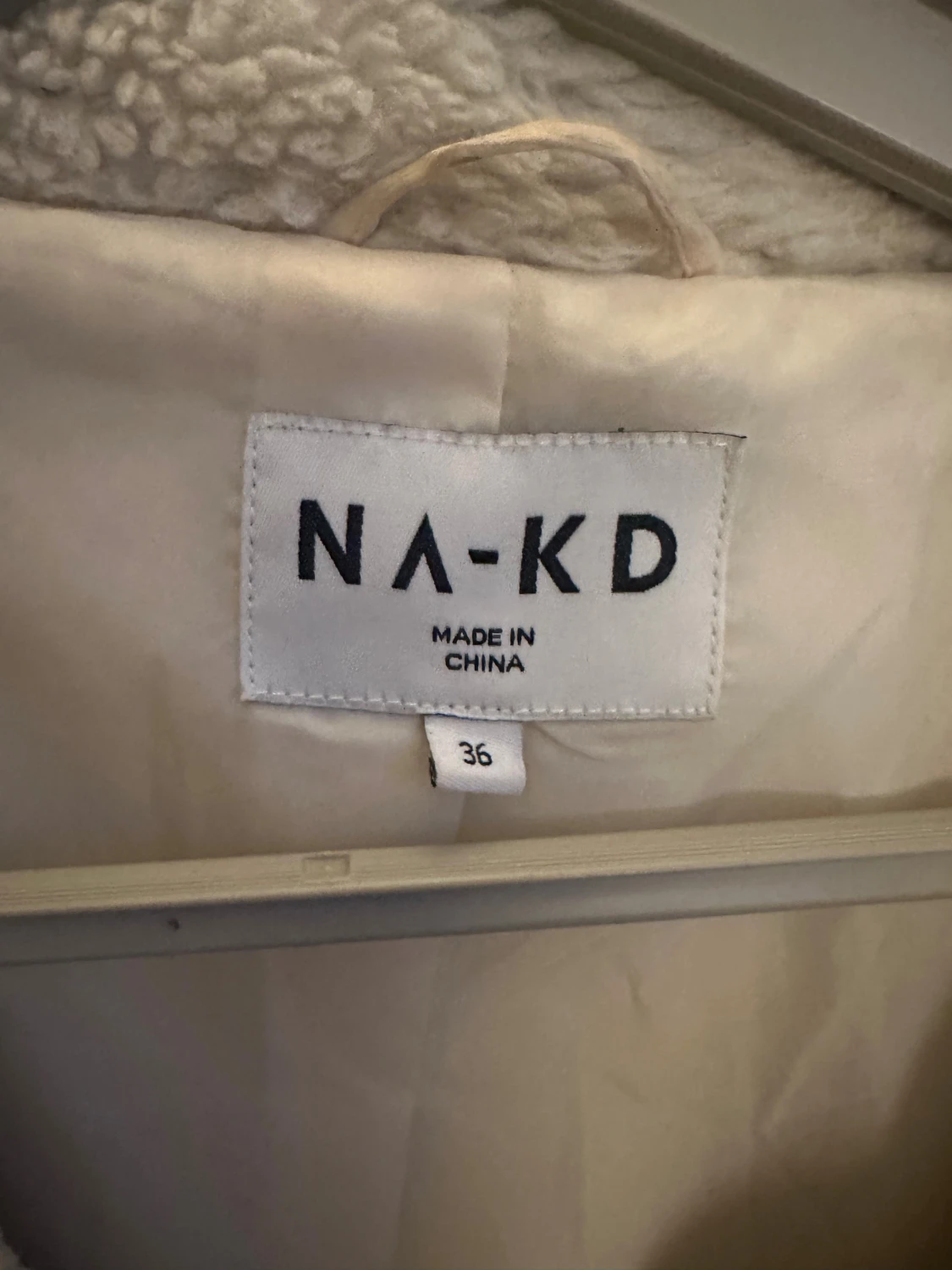Beige teddyjacka från NA-KD, strl 36 - 2