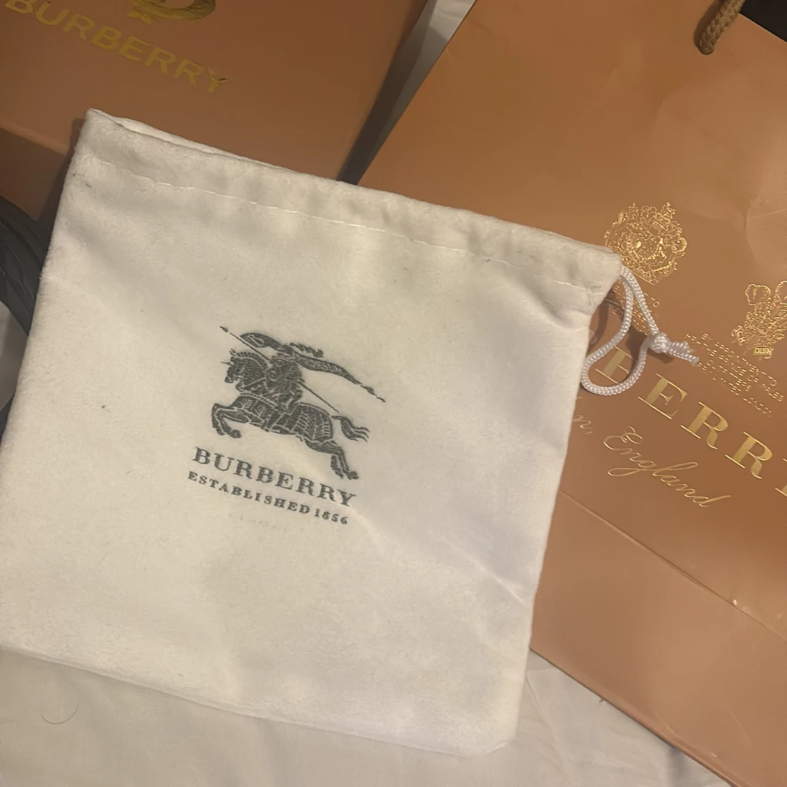 Burberry rutigt bälte med svartspänne - 1