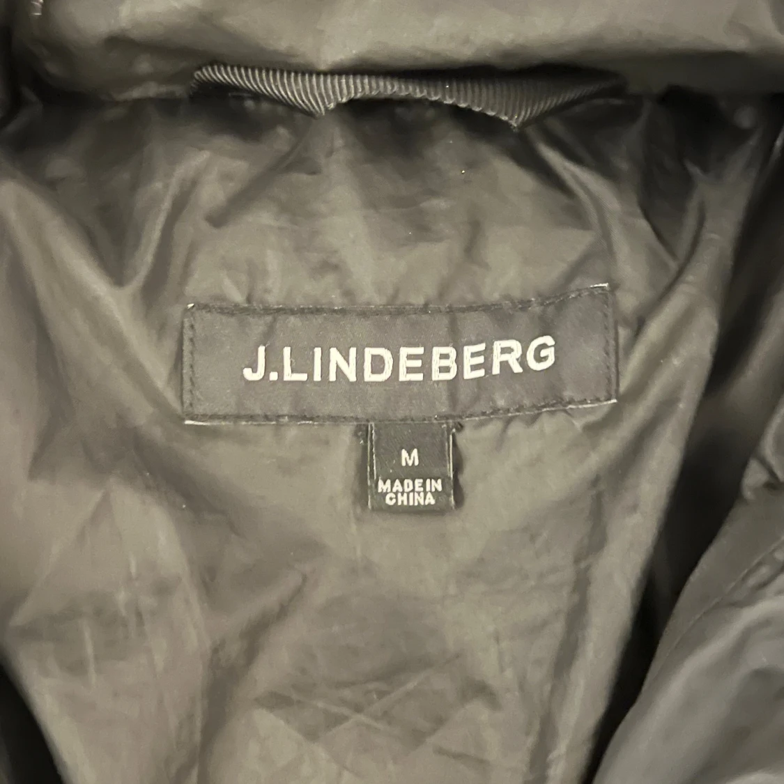 Svart pufferjacka från J.Lindeberg - 2