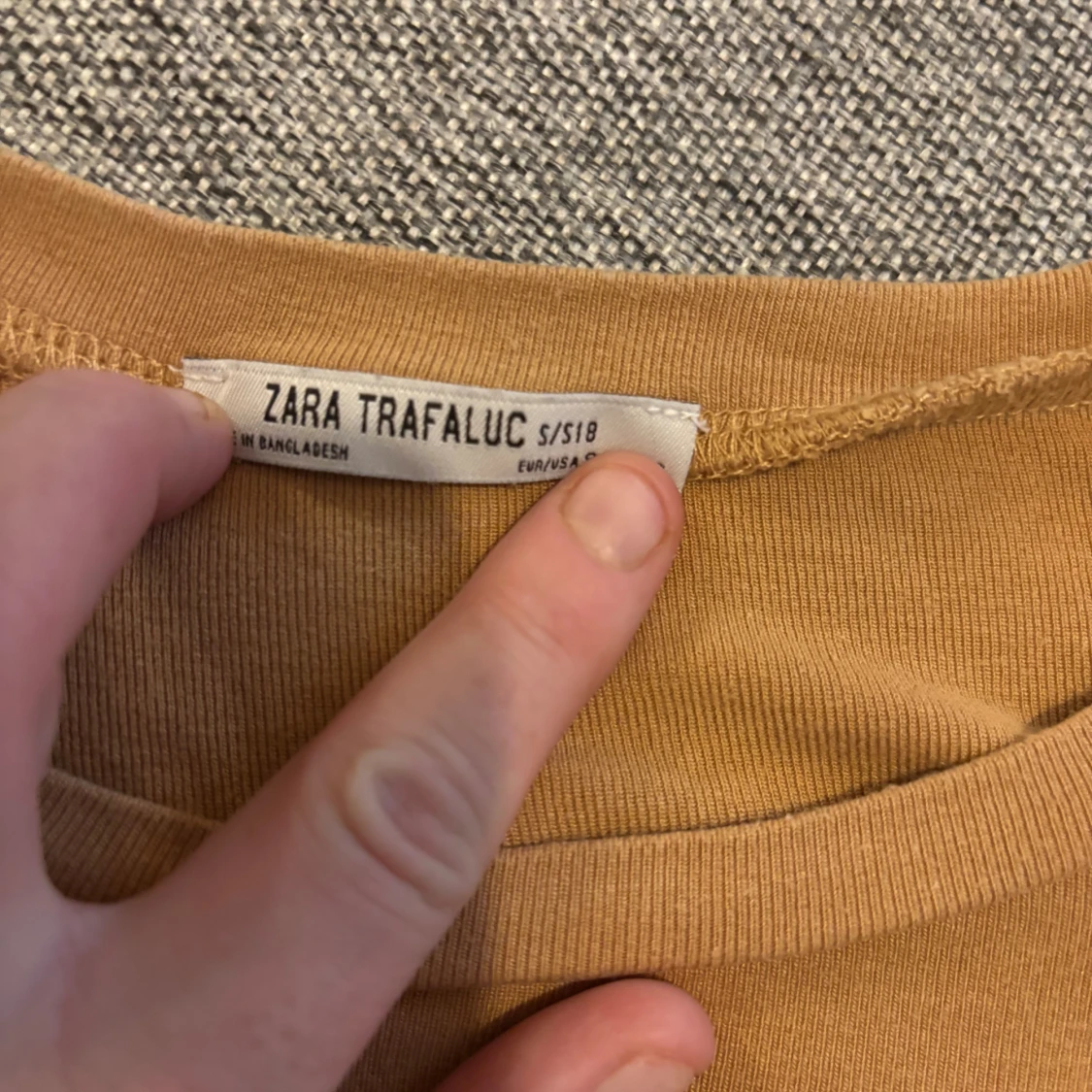Beige croppad topp från Zara Trafaluc - 1