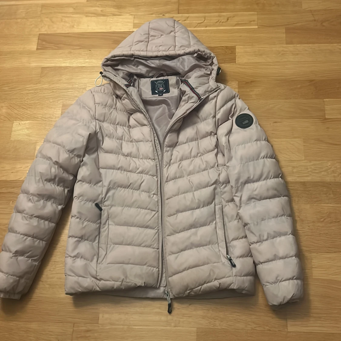 Beige pufferjacka från Vinson - 1