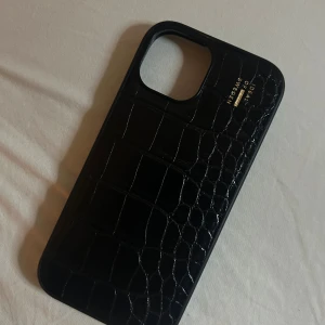 Viral iPhone Cover from Ideal of Sweden - Viral cover from Ideal of Sweden for iPhone 13 , perfect conditions used maybe twice, original price : 349 kr. 