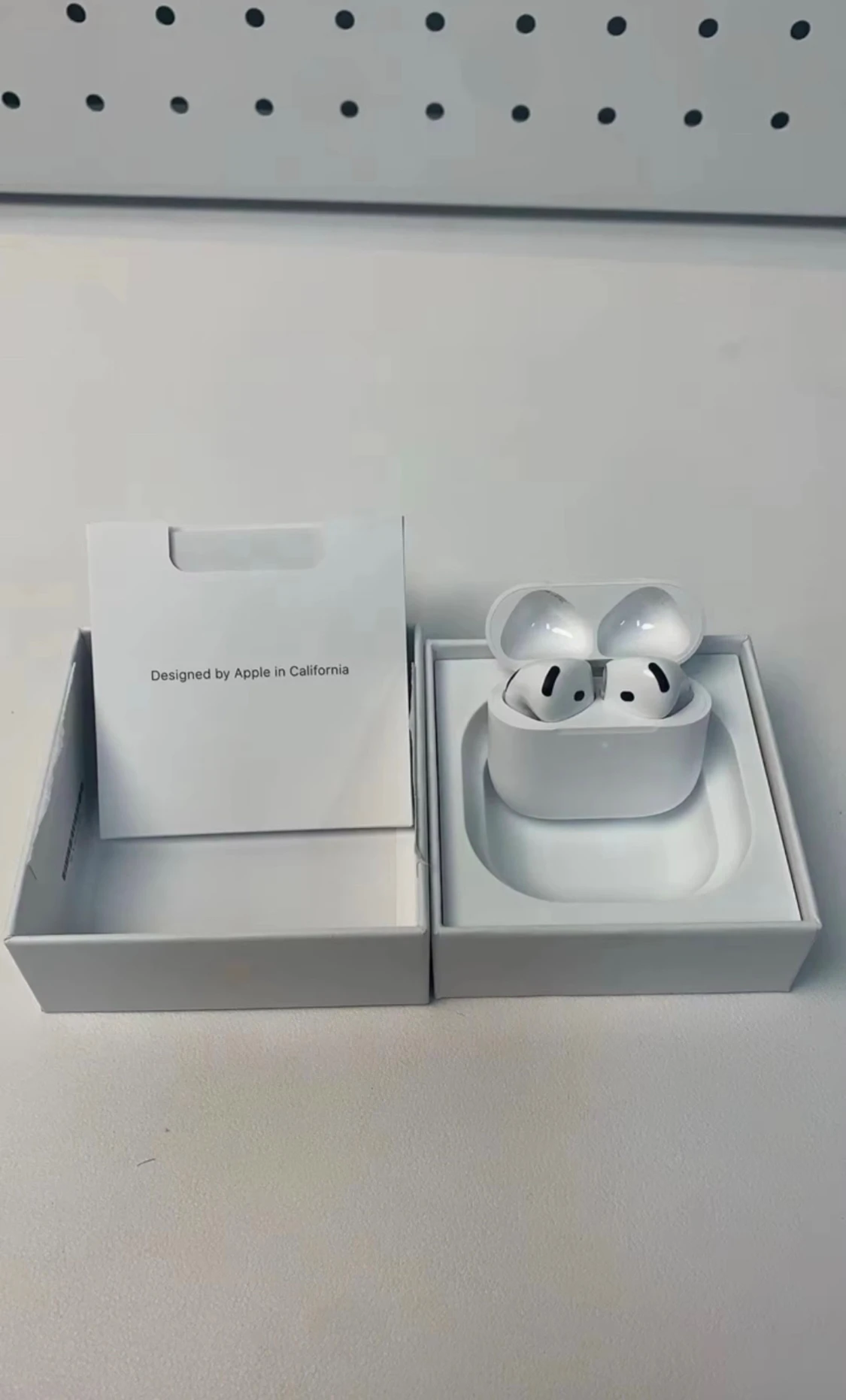 AirPods 4 - 6