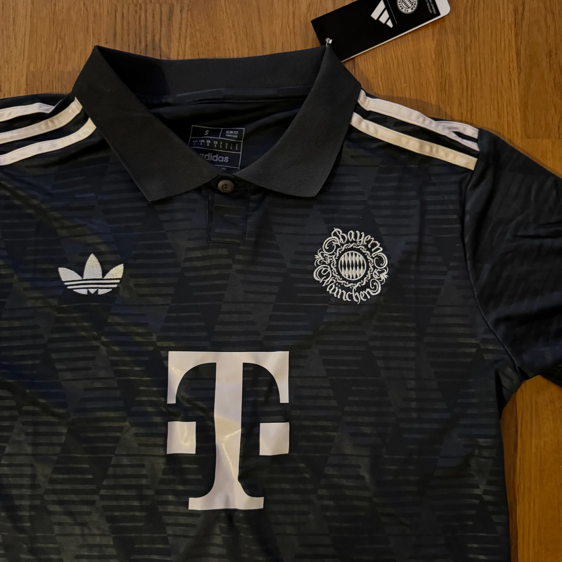 Bayern München Jersey  - 1