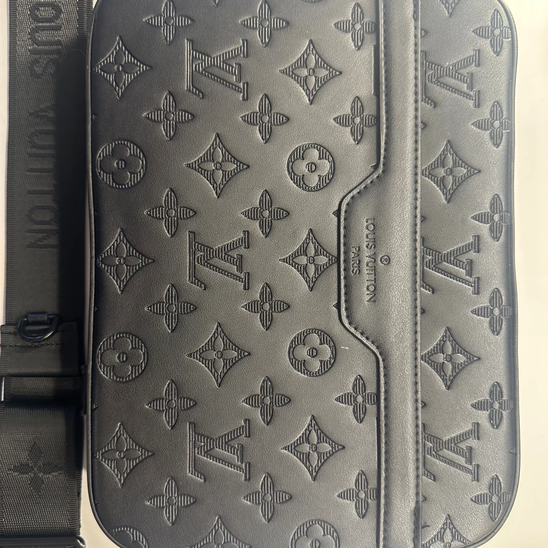 Louis Vuitton svart axelväska i skinn, kvitto finns!! - 1