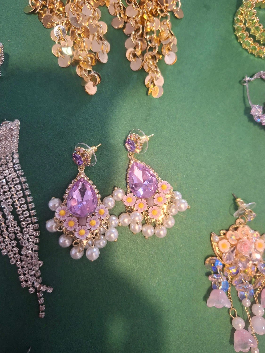 Mix av statement örhängen i olika färger fest - 2